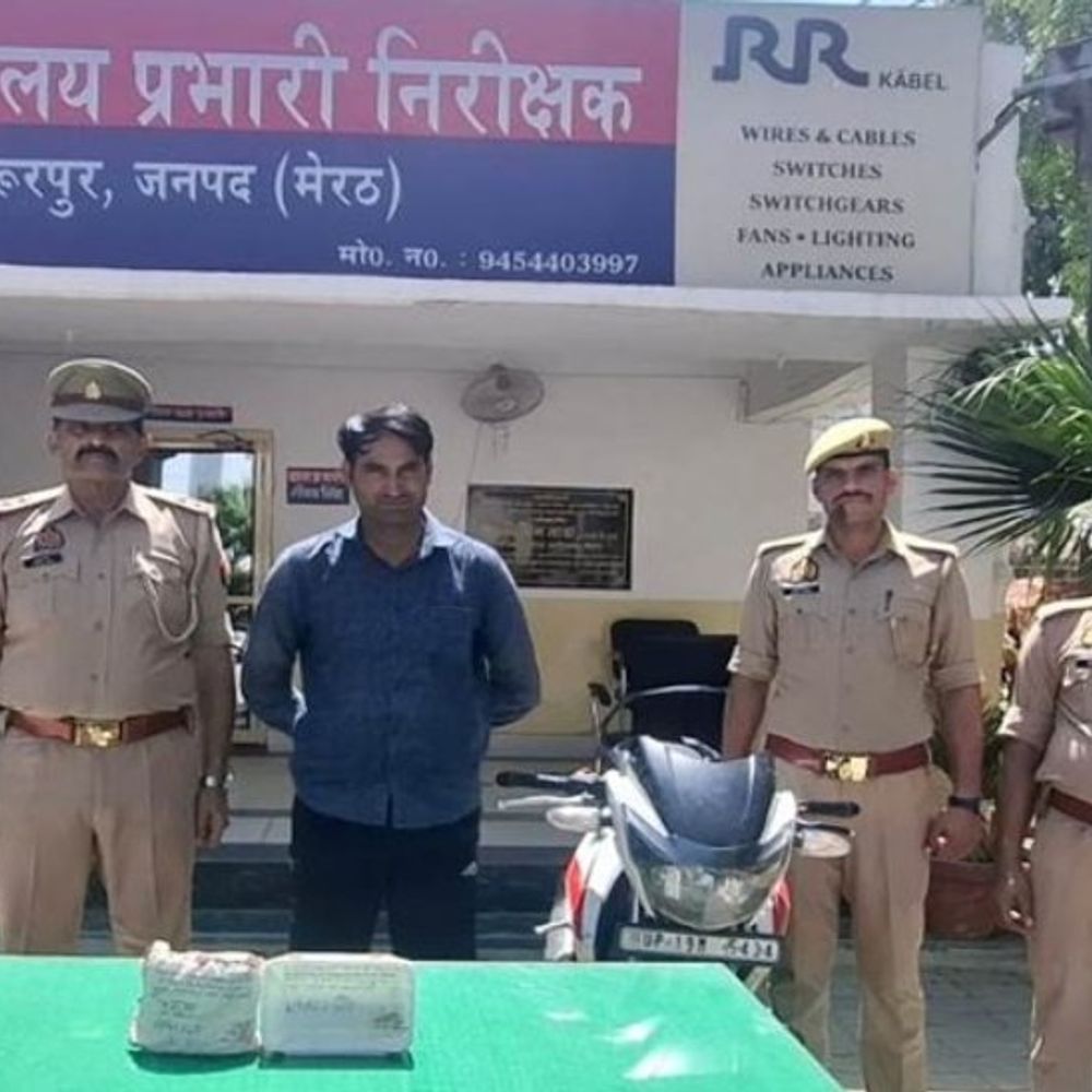 1.30 करोड़ कीमत की हेरोइन संग तस्कर गिरफ्तार:बरेली से लाकर शामली सप्लाई करने जा रहा था तस्कर, ANTF-सरूरपुर की संयुक्त कार्रवाई