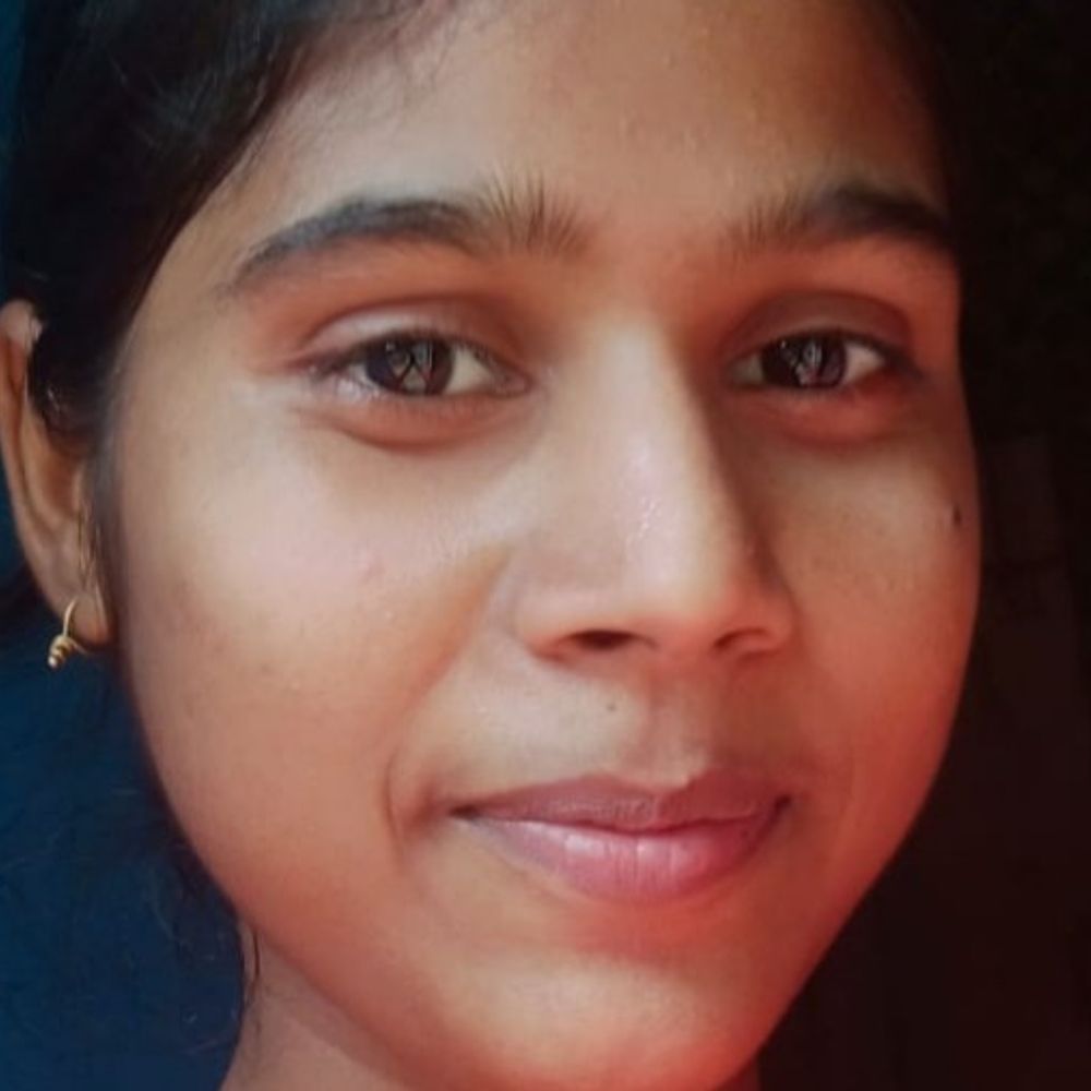 घर में अकेली किशोरी ने फांसी लगाकर की आत्महत्या:फिरोजाबाद में कमरे में फंदे से लटकमा मिला शव, परिजन खेत गए हुए थे
