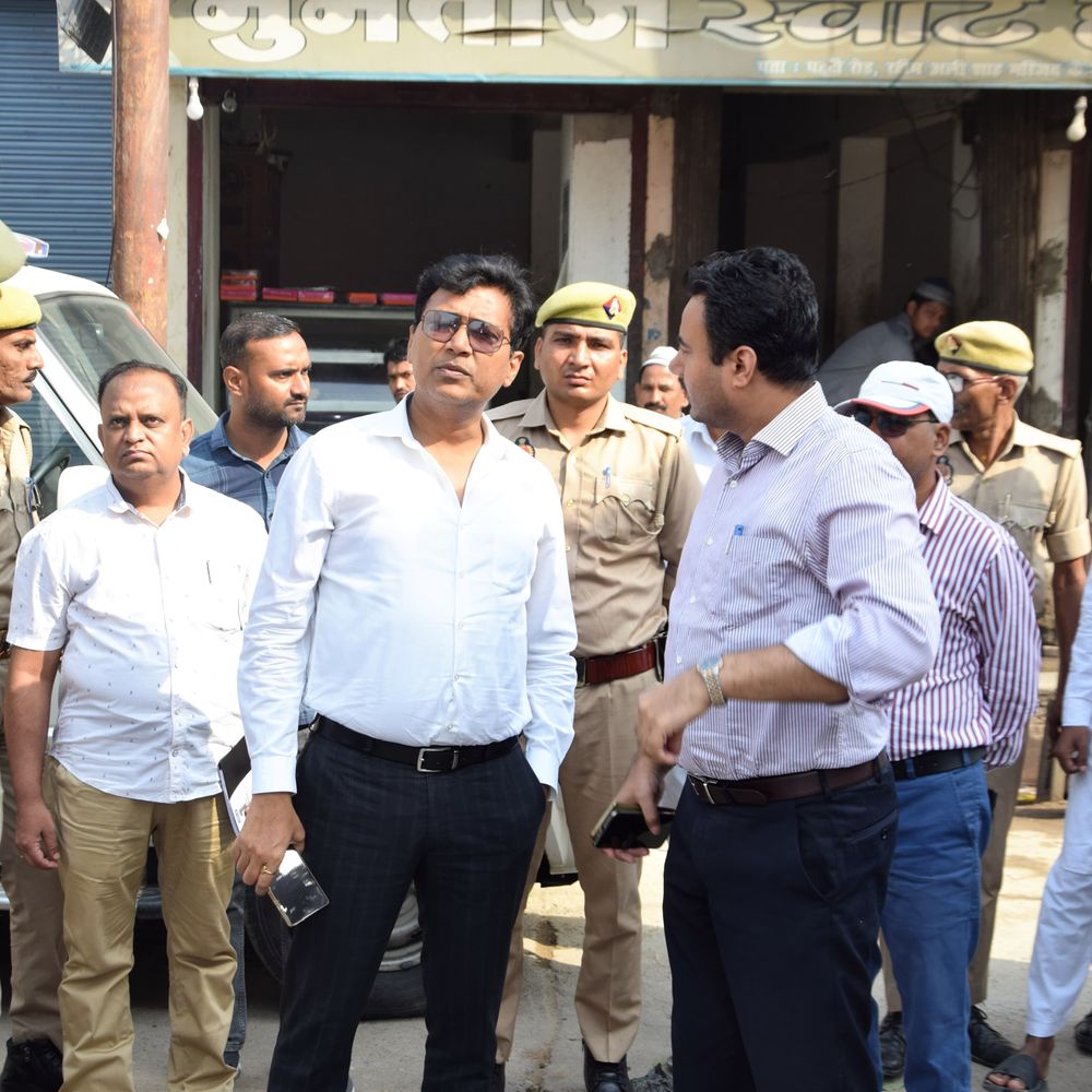 लखीमपुर खीरी में बकरीद पर अमन-भाईचारे का संदेश:डीएम-एसपी ने भ्रमण कर व्यवस्थाएं देखीं, शुभकामनाएं दीं