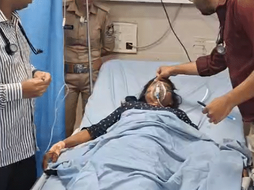 प्रेमी के लिए मां ने 3 बच्चों की हत्या की:3 साल की बेटी और 9 महीने के जुड़वां बेटों का गला घोंटकर फिनाइल पीया, जान बची