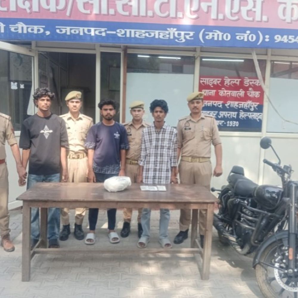 शाहजहांपुर में फर्जी भुगतान कर भागे तीन दोस्त गिरफ्तार:15 हजार के कपड़े खरीदे फिर पेट्रोल भी डलवाया, बुलेट से फरार हुए