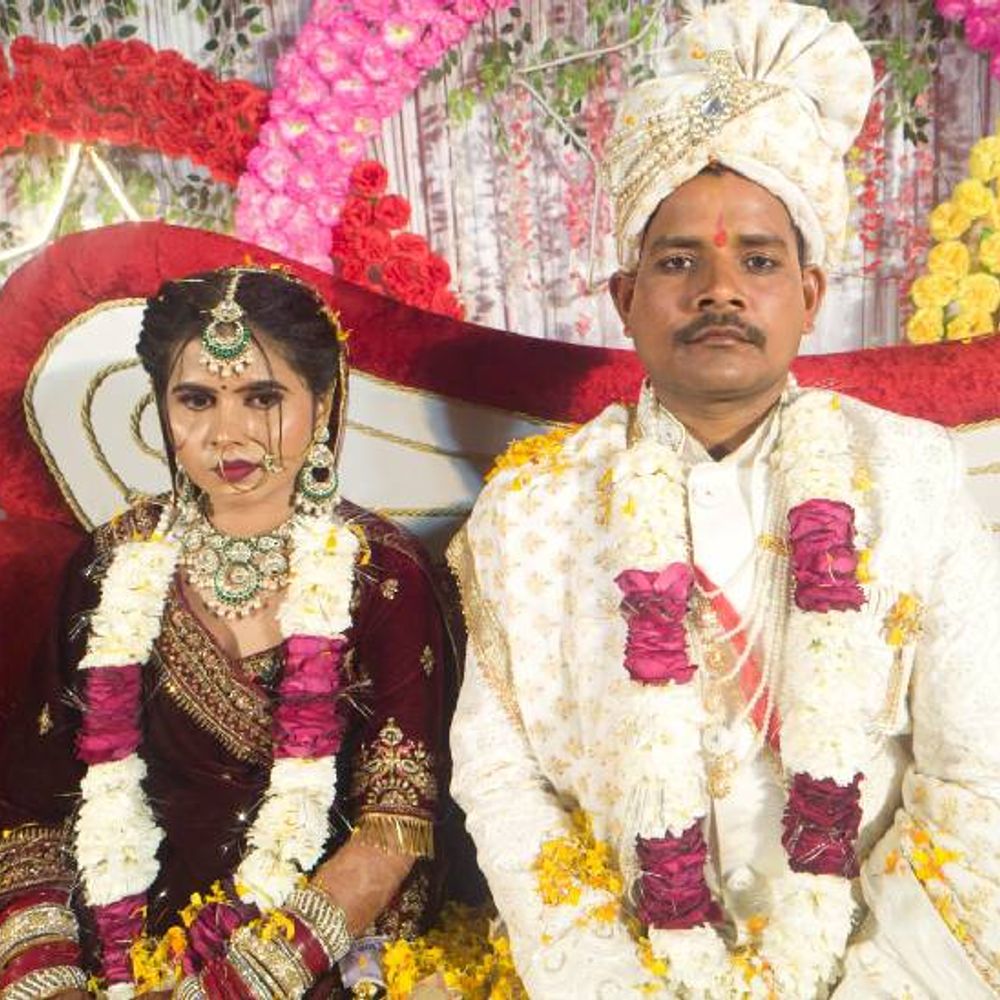 15 साल का प्यार…शादी और फिर मौत:झांसी में विवाह के 3 महीने बाद युवक की मौत, काम करते समय दीवार ऊपर गिरी