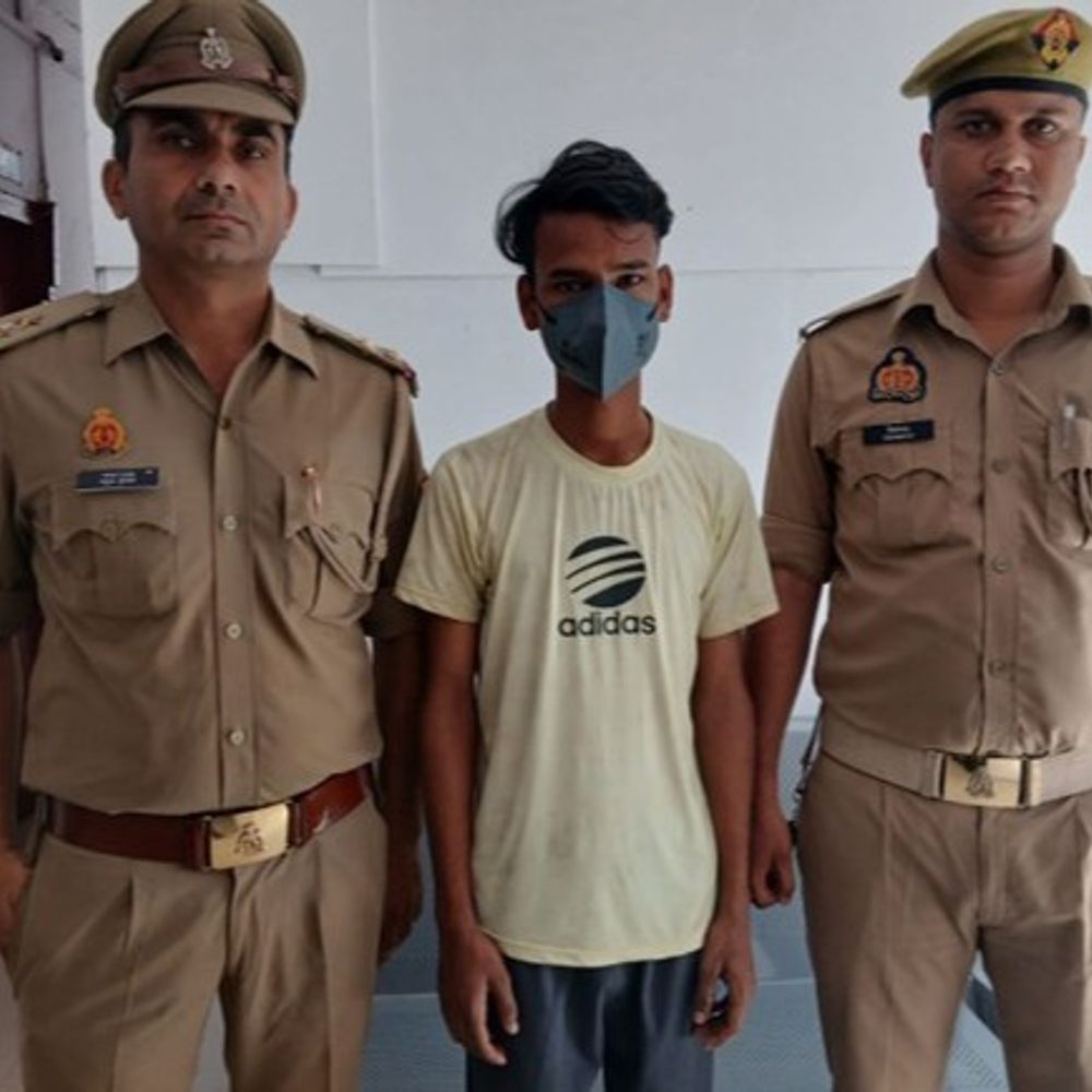 लखनऊ में पत्नी की हत्या करने वाला गिरफ्तार:सड़क पर चाकू से रेत दिया था गला; पुलिस ने 24 घंटे में पकड़ा