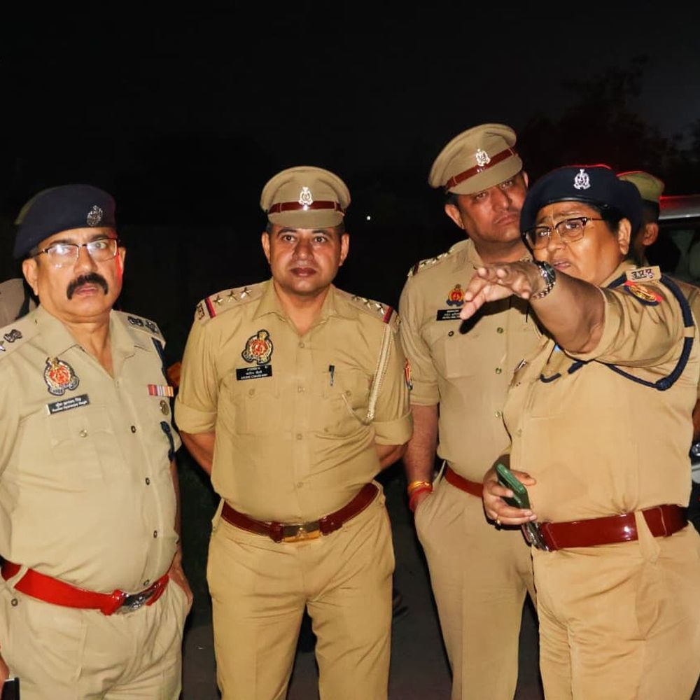 हापुड़ एसपी ने 14 दरोगा का किया तबादला:4 चौकी इंचार्ज भी बदले, गढ़मुक्तेश्वर थाने में तैनात राहुल अत्री को अयोध्यापुरी चौकी भेजा