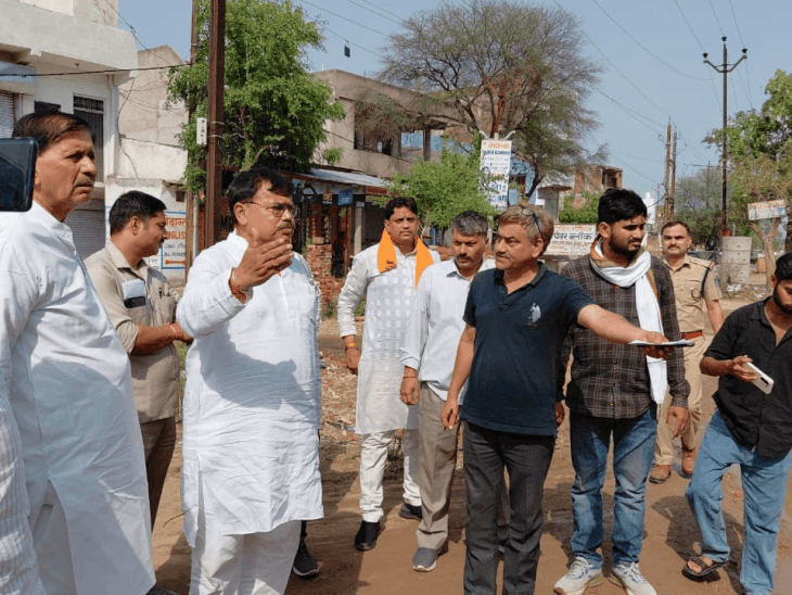 बिजली सप्लाई सुधार को लेकर ऊर्जा मंत्री ने मांगे सुझाव:भिंड कलेक्टर बोले- फील्ड अमला बढ़ाया जाए, विधायक ने कहा- सब स्टेशन अपग्रेड किए जाएं