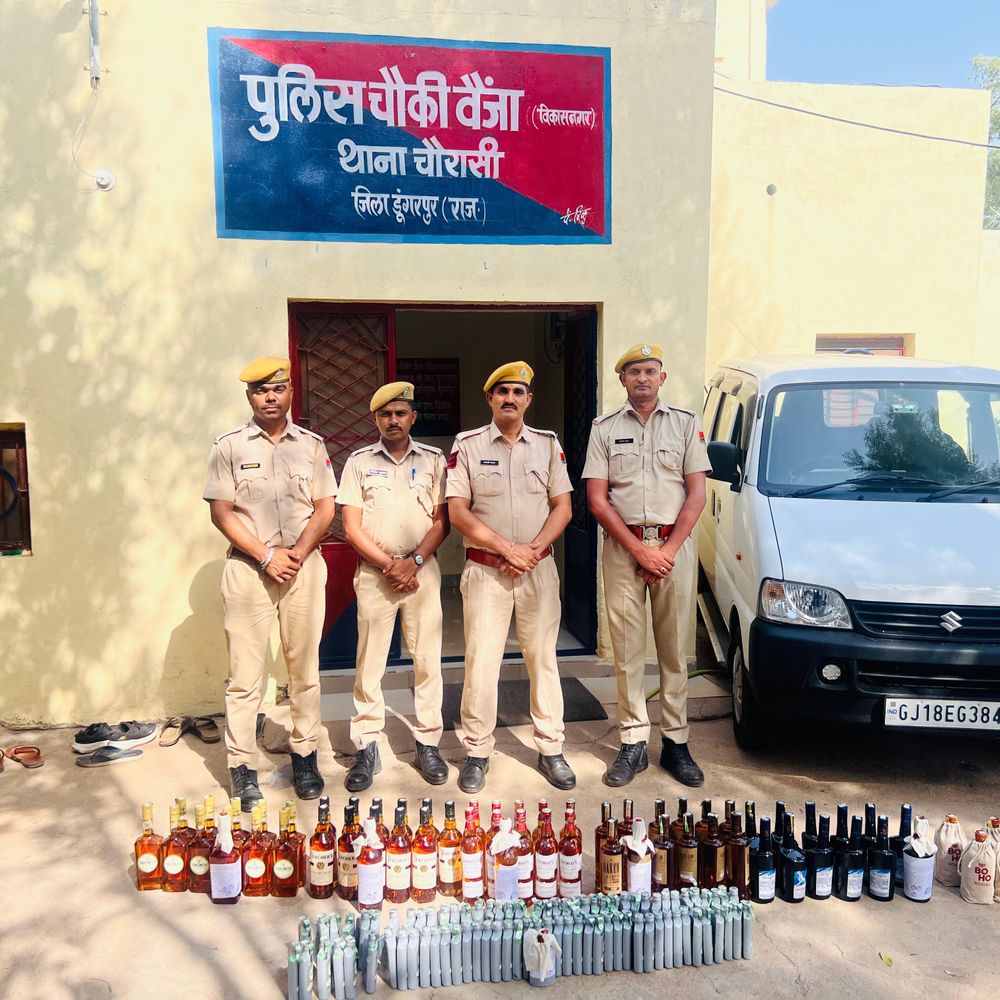 1.10 लाख की अवैध शराब बरामद, 3 आरोपी गिरफ्तार:कार में विशेष केबिन बनाकर छिपा रखी थी, तस्करी कर ले जा रहे थे गुजरात