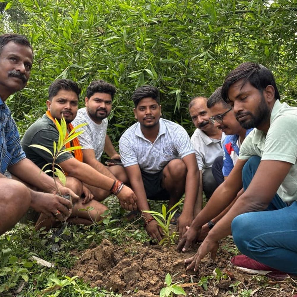 जमुई में निकली 543वीं साइकिल यात्रा:पर्यावरण संरक्षण का संदेश दिया, गरसंडा में हुआ पौधारोपण, फलदार पौधे लगाए गए