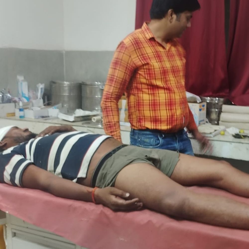 पीलीभीत में युवक ट्रेन की चपेट में आया:पुलिस गश्त देख भागते समय गंभीर रूप से घायल