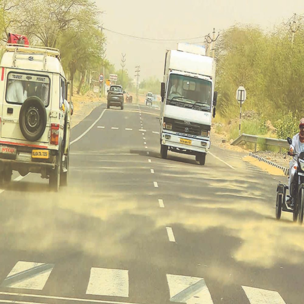अचानक बदला मौसम:उमस ने रोकी राहत की रफ्तार, तीन दिन में 5 डिग्री लुढका पारा, फिर भी गर्मी का असर तेज