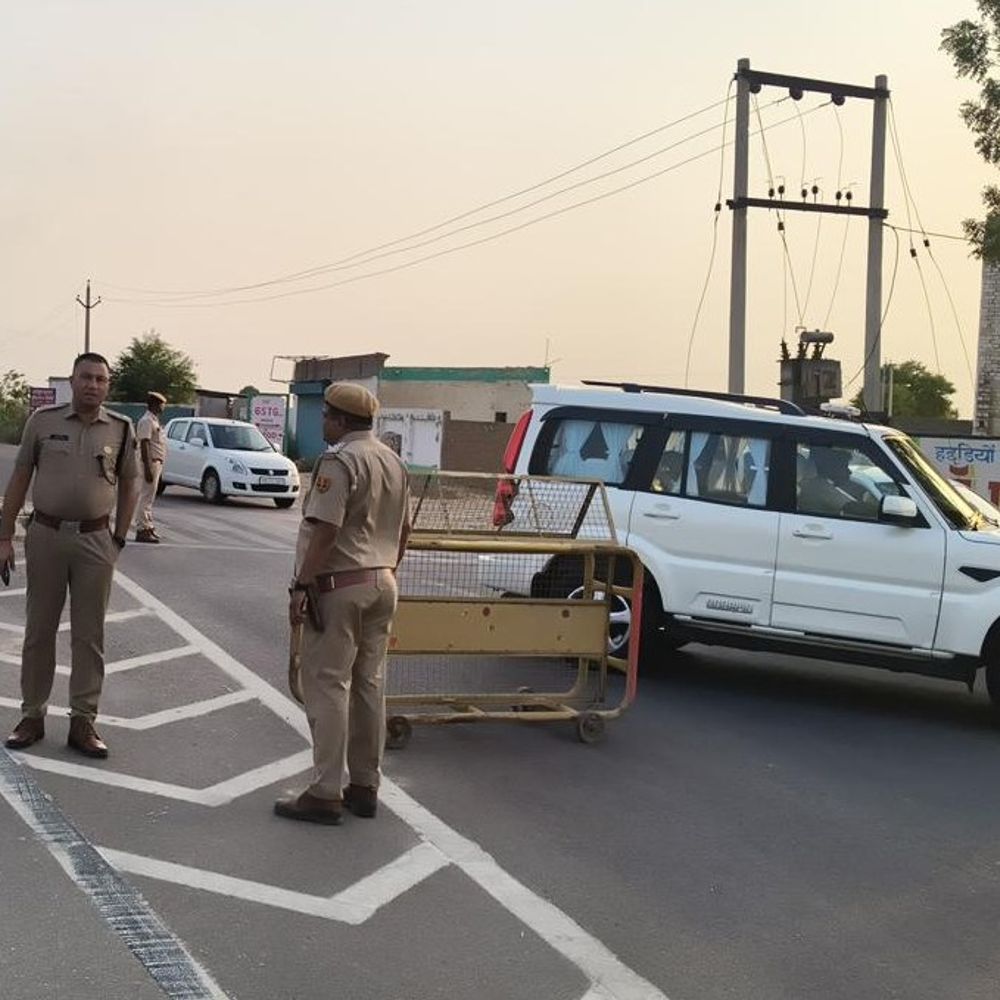 हनुमानगढ़ में 4 घंटे सघन नाकाबंदी अभियान:संदिग्ध वाहनों और व्यक्तियों की तलाशी, पुलिस की कड़ी निगरानी