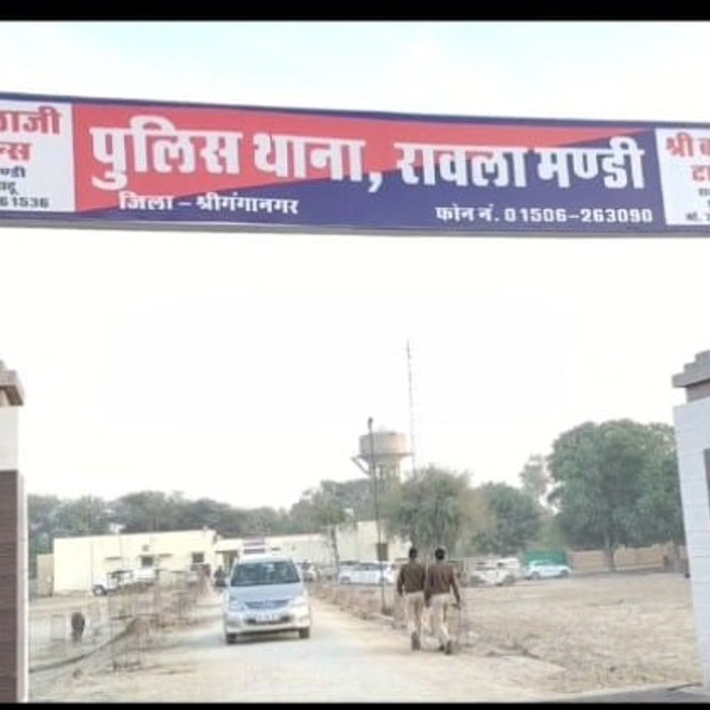 बाइक सवार की आंखों में झोंका मिर्च पाउडर:रावला-रोजड़ी रोड पर वारदात, भीड़ ने पकड़कर पुलिस को सौंपा