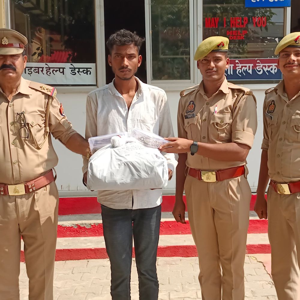 गाजीपुर में नकबजनी का खुलासा, एक गिरफ्तार:चोरी के जेवर, नकदी और क्षतिग्रस्त कैमरे बरामद, एक आरोपी की तलाश जारी