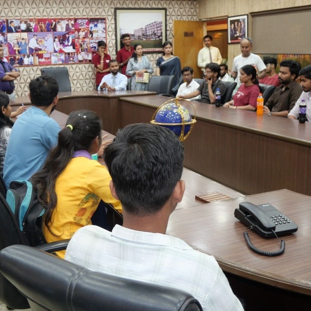 लखनऊ में IMRT छात्रवृत्ति परीक्षा का आयोजन:प्रदेशभर से 250 मेधावी छात्रों ने लिया हिस्सा