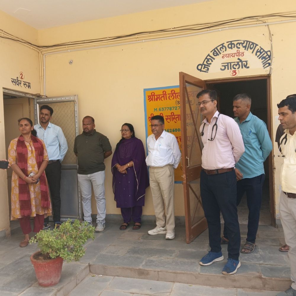 जालोर विधिक प्राधिकरण के सचिव पहुंचे किशोर-गृह:बालकों से जमानत-अपील को लेकर की बात; बोले-टाइम पर कराएं हेल्थ चेकअप