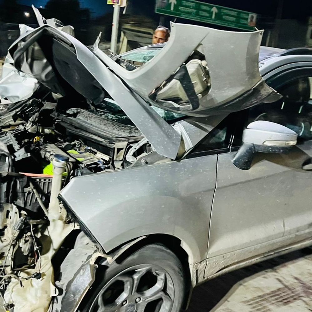 बिजनौर में सड़क हादसे में मां-बेटे की मौत:बाइक को अज्ञात वाहन ने मारी टक्कर, दवा लेकर लौटते समय हादसा; एक घायल