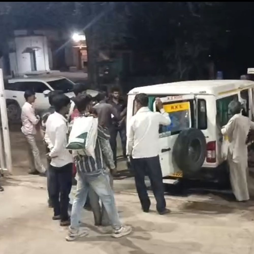 गेहूं बेचकर लौट रहे युवक से 80 हजार की लूट:सुसनेर के जामुनिया रोड पर बदमाशों ने चाकू से वार किया