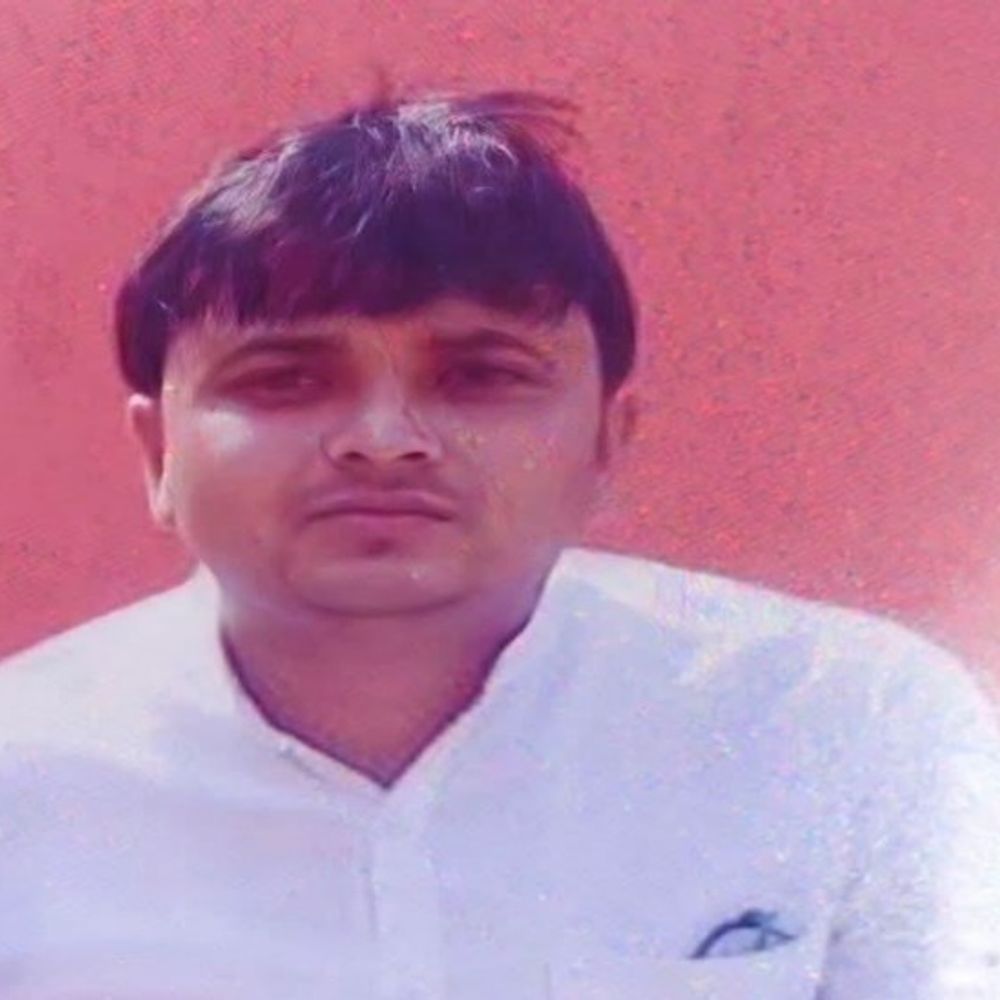 सुलतानपुर में लेखपाल रिश्वत लेते गिरफ्तार:एंटी करप्शन टीम ने 5 हजार लेते पकड़ा, वरासत दर्ज कराने के नाम पर लिए रुपए
