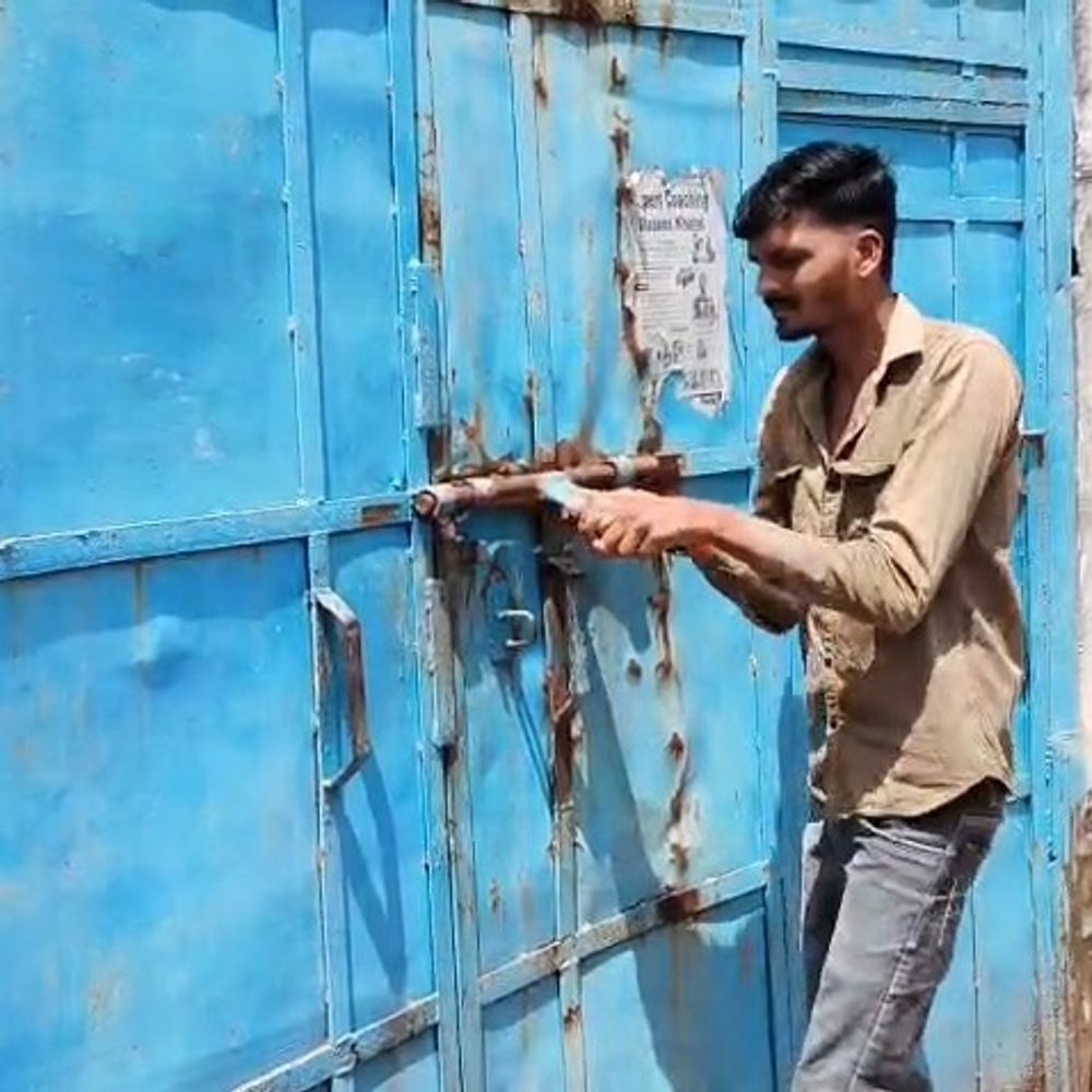 सील गोदाम से खाद बदली, व्यापारी पर FIR:  शिवपुरी के खरई में कृषि विभाग की जांच के बाद कार्रवाई – Shivpuri News