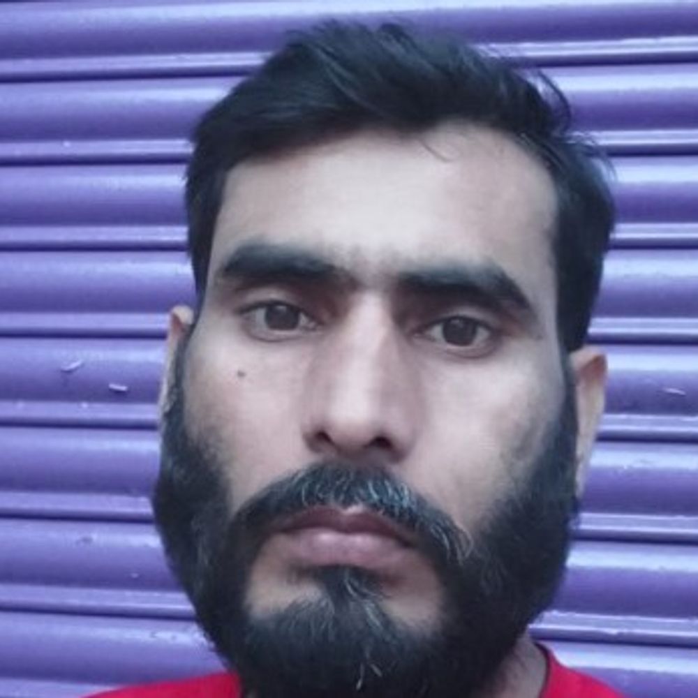 गोरखपुर के मजदूर ने हैदराबाद में सुसाइड किया:घटना से पहले वीडियो कॉल पर पत्नी से बात की थी