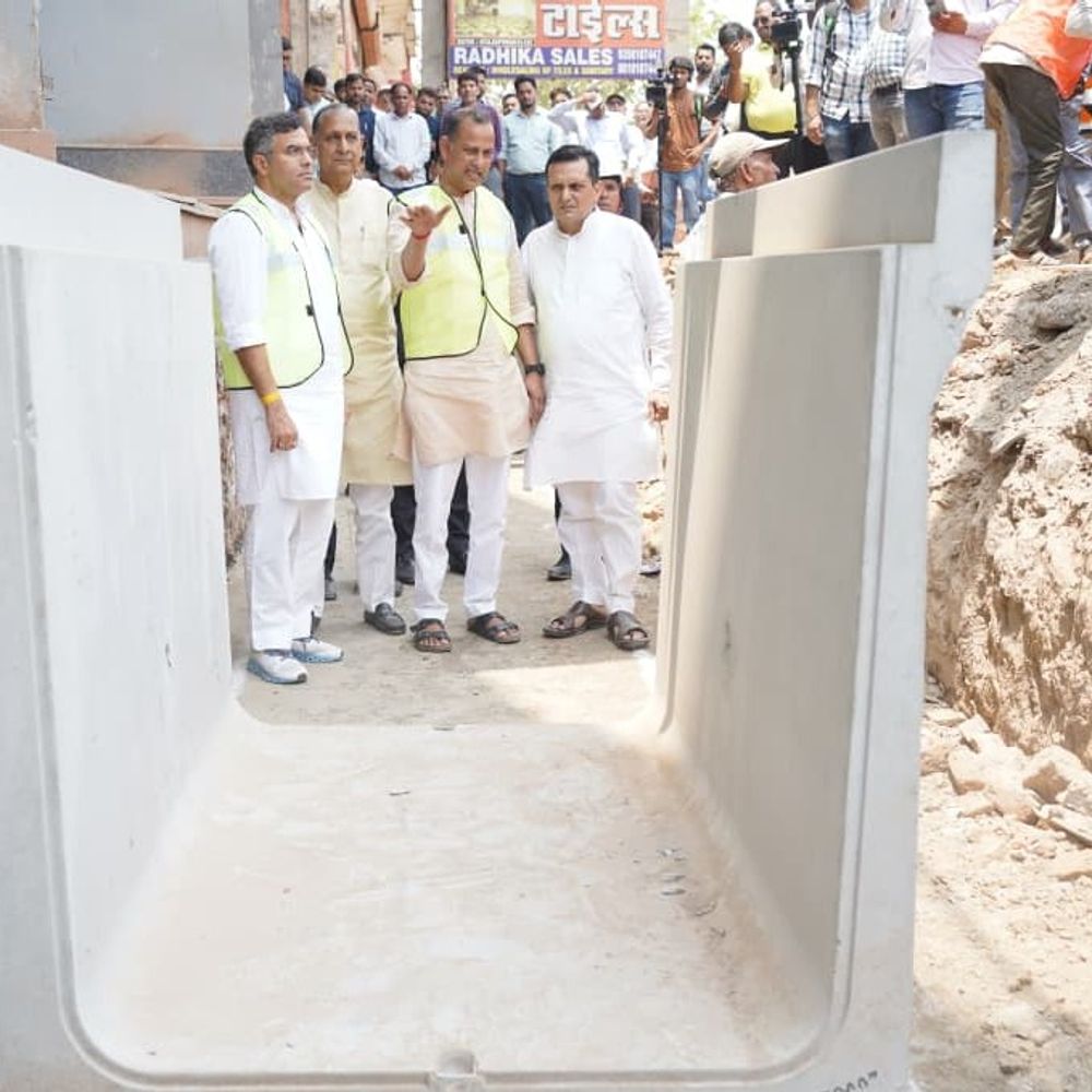 दिल्ली के बवाना को मिली 47.26 करोड़ की सौगात:कैबिनेट मंत्री ने किया कंझावला रोड ड्रेन, ग्रामीण पुनरुद्धार परियोजनाओं का शिलान्यास