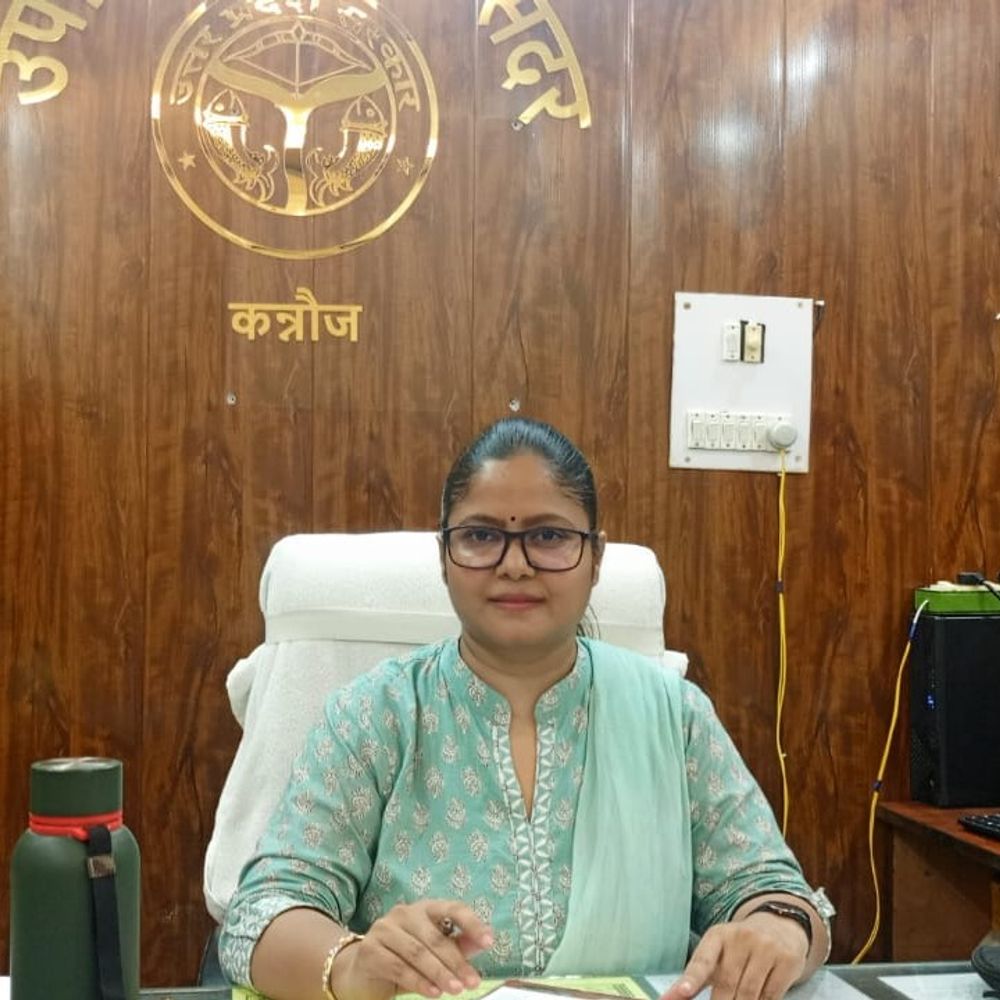 कन्नौज में बीजेपी ब्लॉक प्रमुख से विवाद हटीं एसडीएम वैशाली:डीएम ने तिर्वा ट्रांसफर किया, नवनीता राय नई SDM सदर बनीं