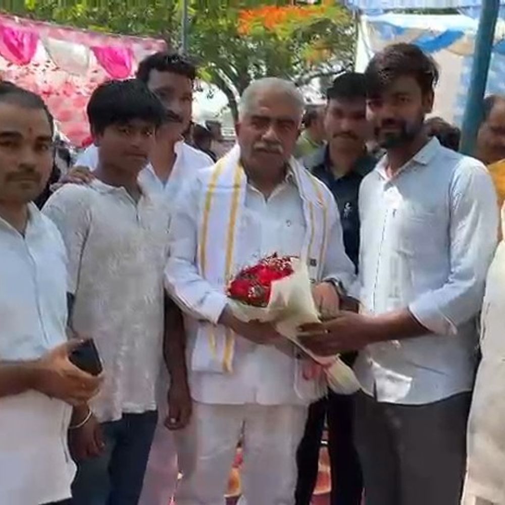 कन्नौज के पक्षी विहार में प्रभारी मंत्री ने किया पौधरोपण:बोले- कार्य योजना बनाकर पक्षी विहार का कराया जाएगा विकास