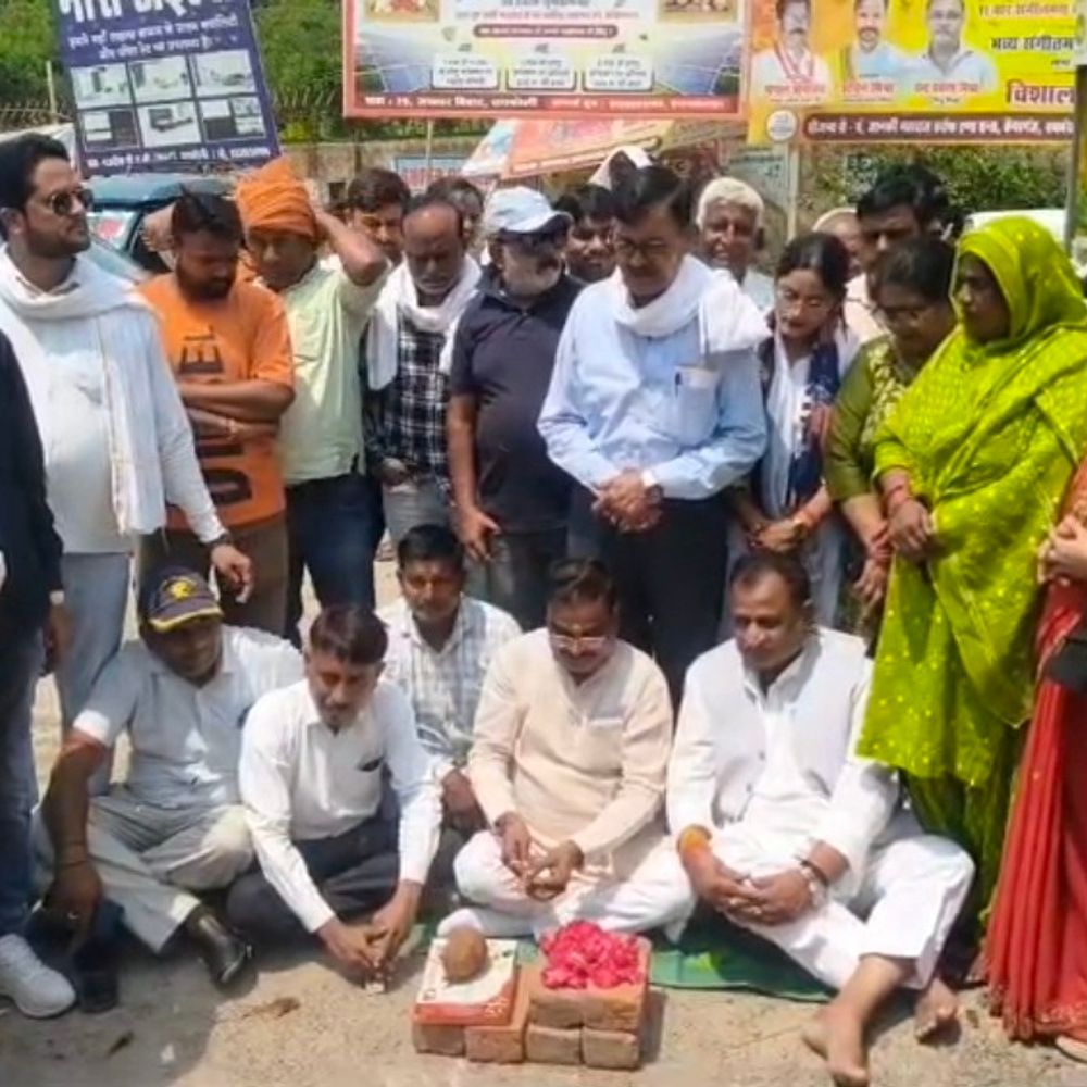 कांग्रेस ने भाजपा पर दलितअध्यक्ष को दबाने का आरोप लगाया:रायबरेली में सड़क निर्माण के शिलान्यास को लेकर सियासी घमासान