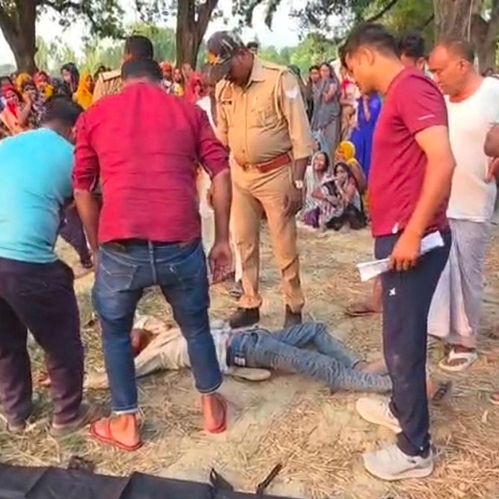 बर्थडे पार्टी से लौटे किशोर की गला रेतकर हत्या:अमेठी में घर से 100 मीटर दूर खेत में मिला शव, परिजनों से पूछताछ जारी