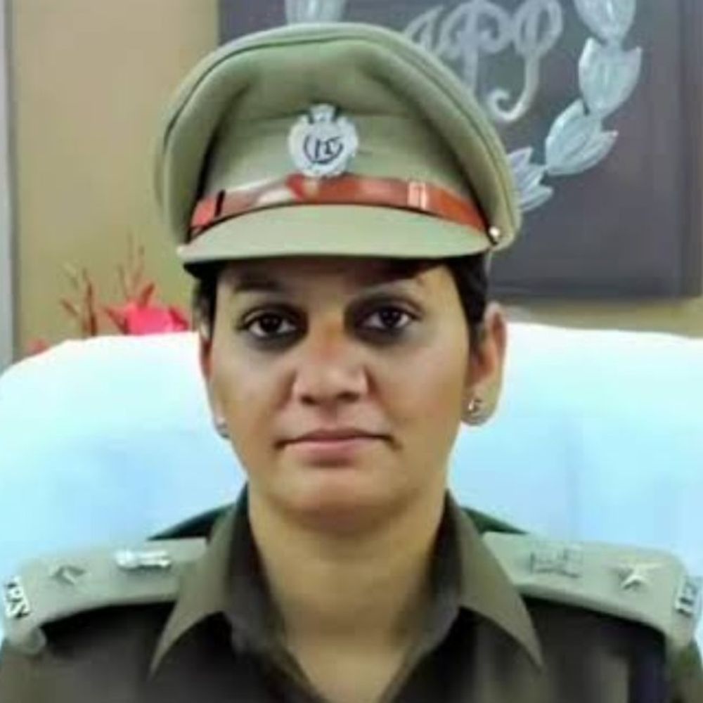 आईपीएस पूनम मिर्जापुर रेंज की नई डीआईजी बनीं:मेरठ पीटीएस में डीआईजी थीं, 2010 बैच की अधिकारी