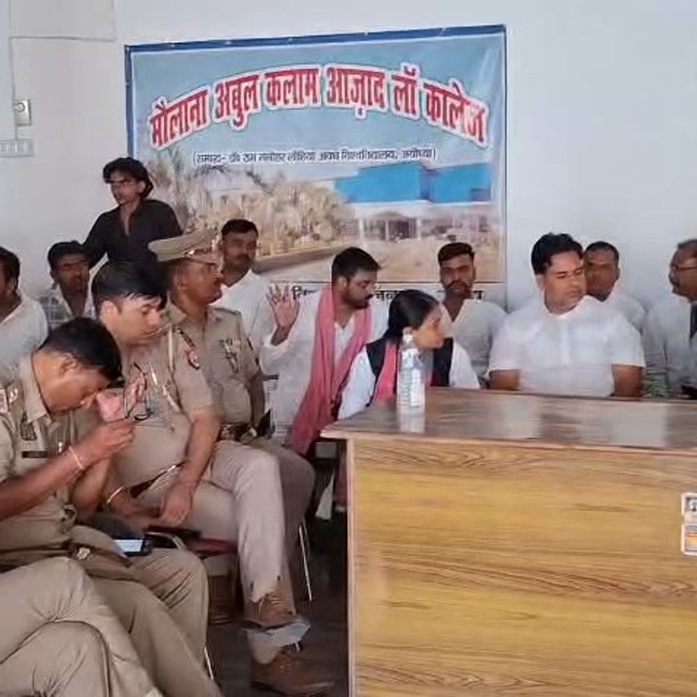 गोंडा में सपा नेताओं को नजरबंद किया गया:सीएम योगी को ज्ञापन देने के ऐलान के बाद हाउस अरेस्ट