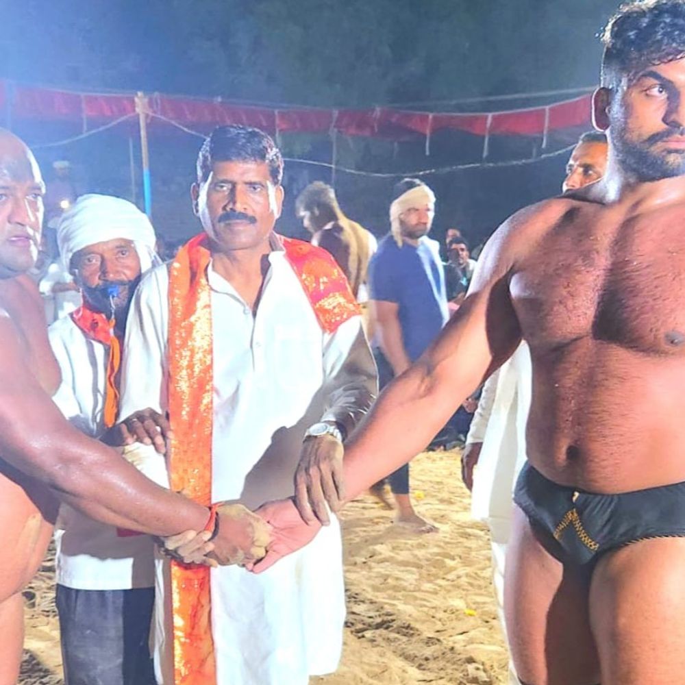 1.11 लाख की इनामी कुश्ती टाई:यूपी और राजस्थान केसरी का मुकाबला बराबरी पर छूटा; आधी-आधी बंटी राशि
