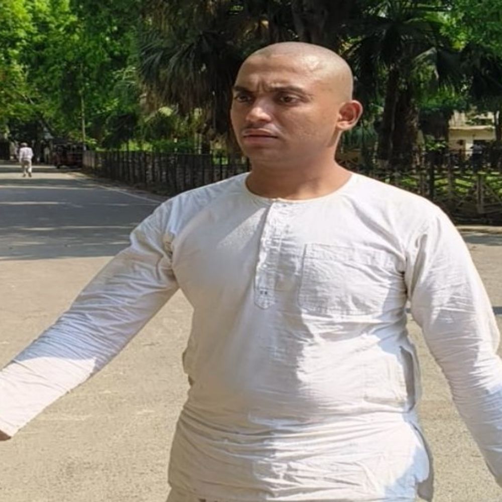 IITians बाबा की करतूतों से दुखी थी मां:बेटे से बातचीत का ऑडियो हुआ वायरल, कहा- राधारानी कभी नहीं करेंगी माफ