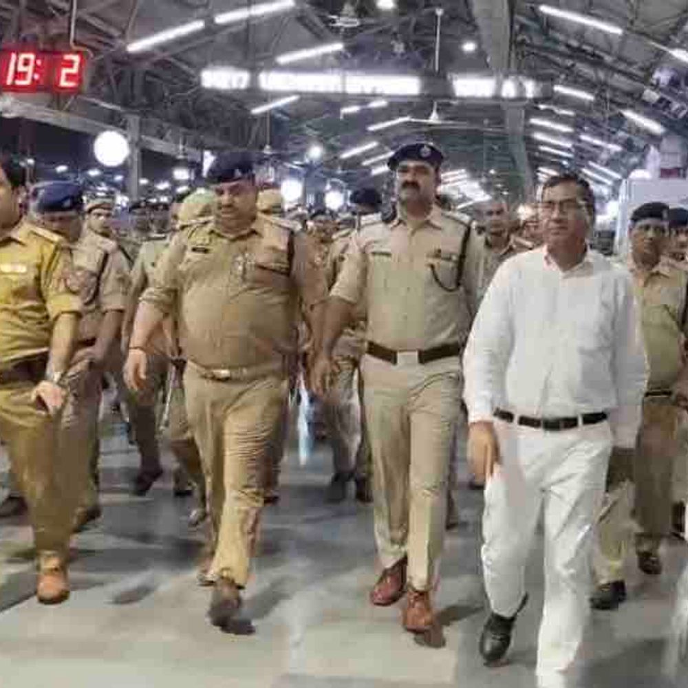 कानपुर में पुलिस भर्ती परीक्षा, सुरक्षा के कड़े इंतजाम:कमिश्नरेट पुलिस, जीआरपी, आरपीएफ ने चलाया संयुक्त चेकिंग अभियान