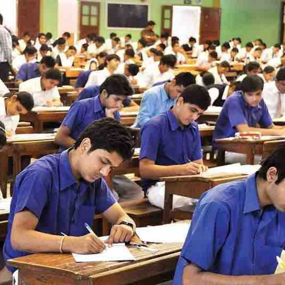 गोरखपुर में फेल स्टूडेंट्स को रिजल्ट सुधारने का मौका:UP बोर्ड की इंप्रूवमेंट-कंपार्टमेंट परीक्षा के आवेदन शुरू, 27 जून तक मिलेगा मौका