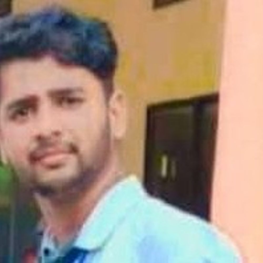 परीक्षा देने आया बी-फार्मा छात्र कॉलेज में फंदे पर मिला:परिजनों ने शिक्षकों पर प्रताड़ना के आरोप लगाए; सीसीटीवी फुटेज खंगाल रही शिवपुरी पुलिस