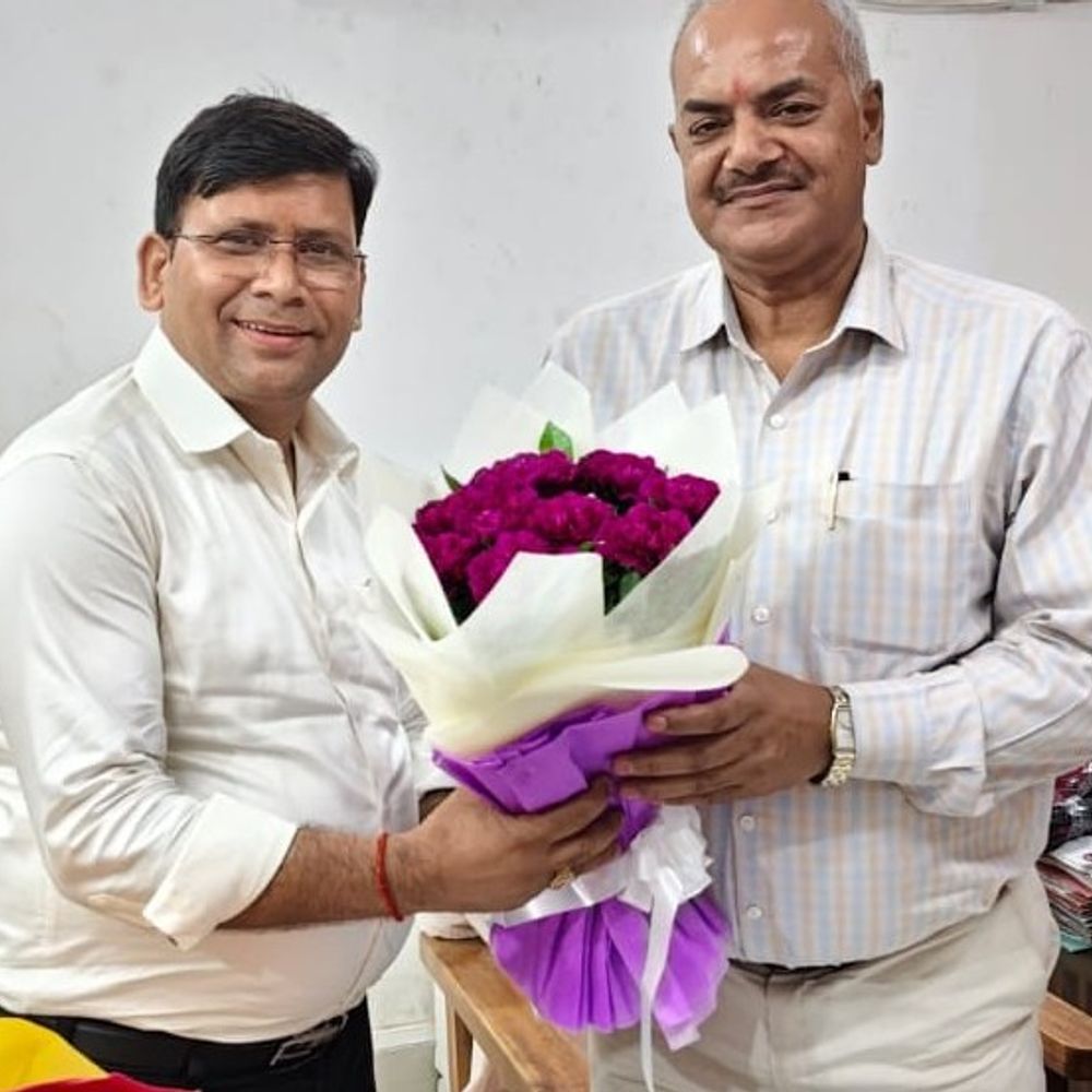 बेसिक शिक्षा निदेशक अनिल भूषण चतुर्वेदी का प्रयागराज में सम्मान:पीएनपी सुधारों के बाद बेसिक शिक्षा में बदलाव की उम्मीद