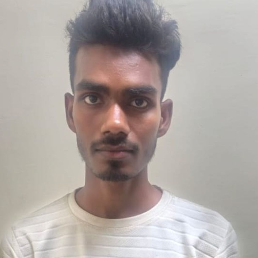 पेपर लीक का झांसा देकर ठगी करने वाला गिरफ्तार:STF ने बिहार के युवक को दबोचा, टेलीग्राम पर ग्रुप बनाकर रुपए ऐंठता