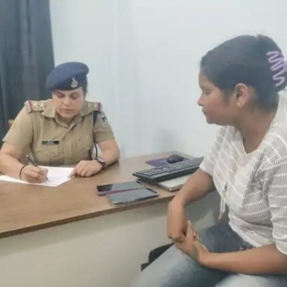 ग्वालियर में पड़ोसन ने अस्पताल छोड़ने का बहाना बनाया:नाबालिग भाई ने छत से घुसकर लाखों के गहने चोरी किए; तीन दिन की थी रैकी