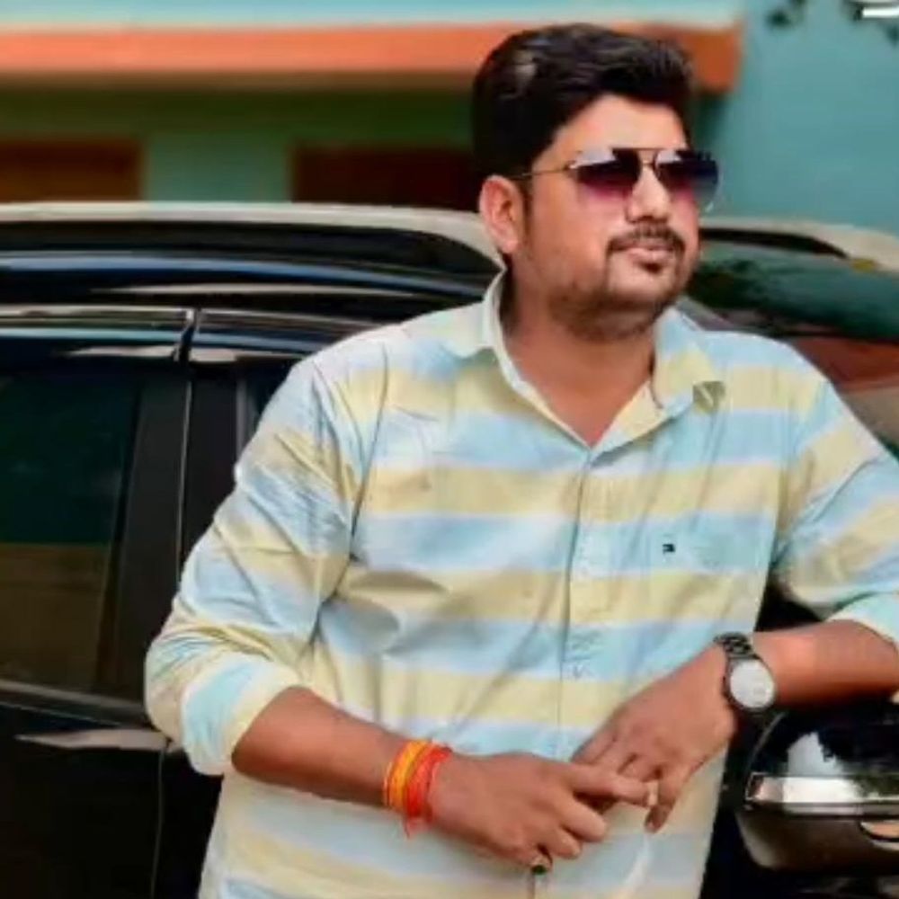 जमुई में पेड़ से टकराई बाइक, टीचर की मौत:कोचिंग पढ़ाकर लौट रहे थे घर, मलयपुर थाना से 100 मीटर की दूरी पर हादसा