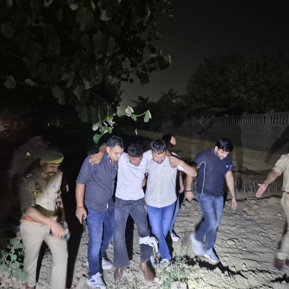 नोएडा में मुठभेड़ में बदमाश अरेस्ट, पैर में लगी गोली:महिला से चेन लूटी थी, 28 से अधिक मुकदमे दर्ज