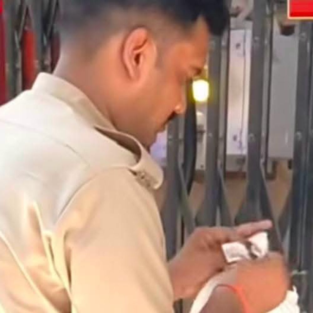 बलिया में होटलों-लॉजों पर प्रशासन का सघन जांच अभियान:एक लॉज और गेस्ट हाउस सील, सुरक्षा मानकों की अनदेखी