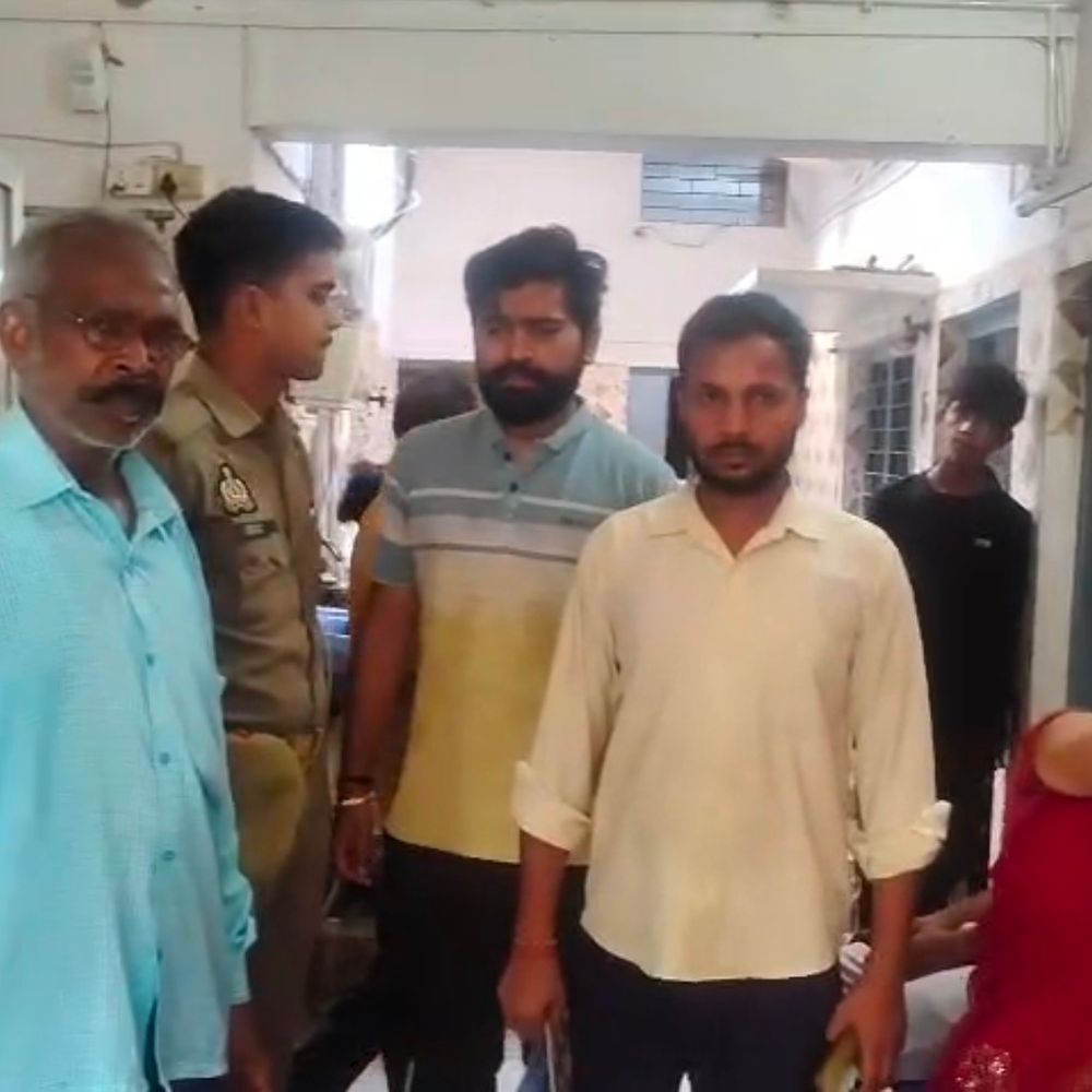 नवजात की मौत पर नर्सिंग होम में हंगामा:प्रतापगढ़ में परिजनों ने डॉक्टरों पर लगाया लापरवाही और मारपीट का आरोप