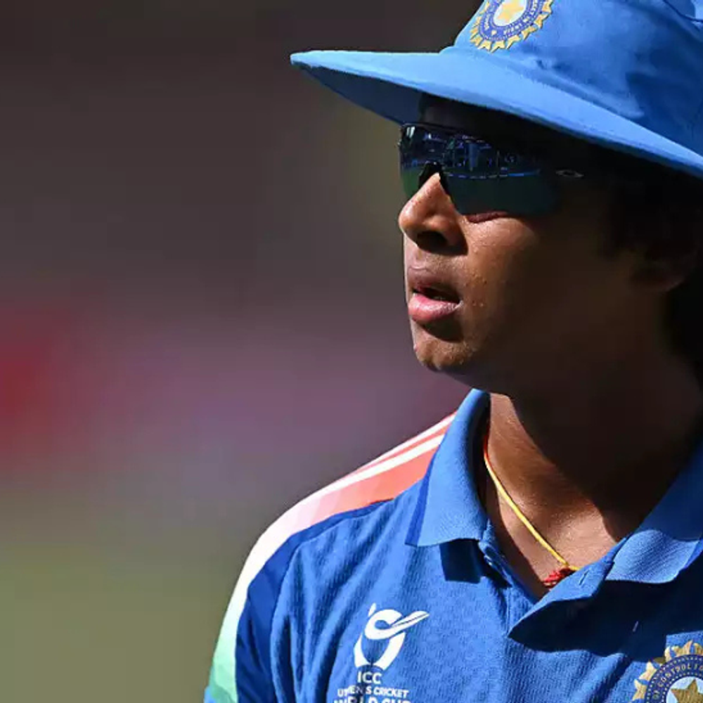 वैभव के साथ इंग्लैंड-आयरलैंड जाएंगे उनके माता-पिता:BCCI ने दी विशेष अनुमति, सबसे कम उम्र में डेब्यू का रिकॉर्ड बना सकते हैं