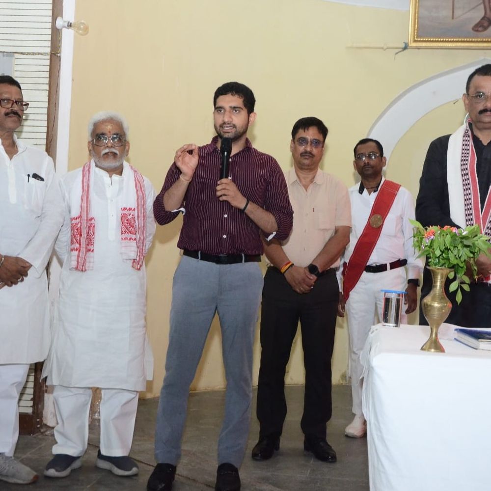 वाराणसी नगर निगम में यूपी का पहला AI-चैटबॉट शुरू:अब घर बैठे जमा करें टैक्स, 15 जुलाई तक 10 प्रतिशत की छूट मिलेगी