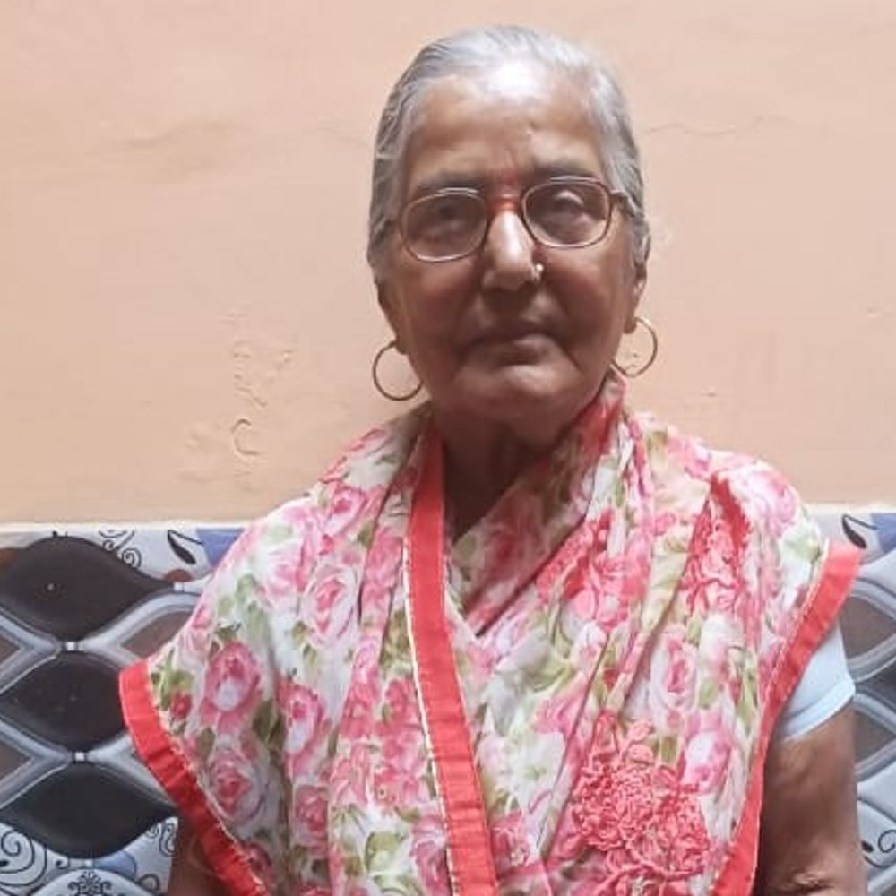 सिकंदराबाद में मॉर्निंग वॉक पर निकली महिला की मौत:तेज रफ्तार अज्ञात वाहन ने मारी टक्कर, सड़क पर फैले मांस के लोथड़े
