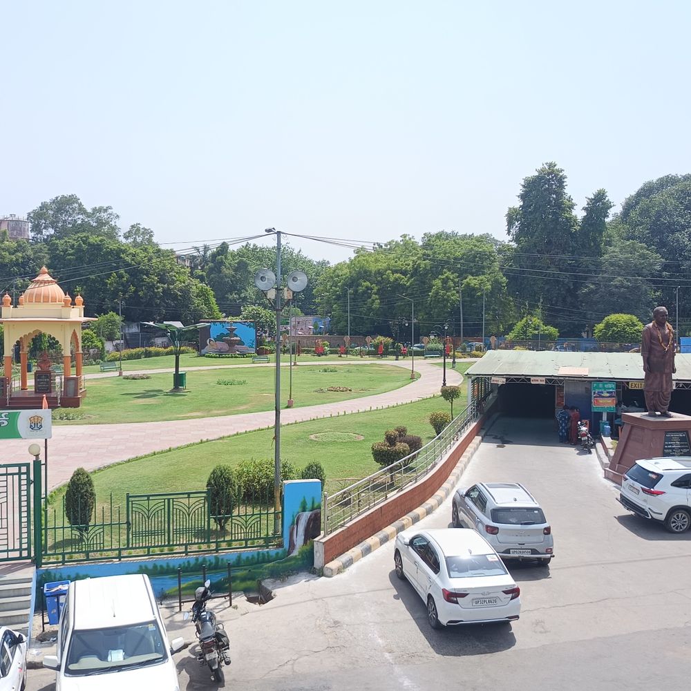लखनऊ में आज 42 डिग्री पहुंचेगा पारा:तड़के बादल छाए, 7 बजे के बाद निकली तेज धूप; उमसभरी गर्मी पड़ रही