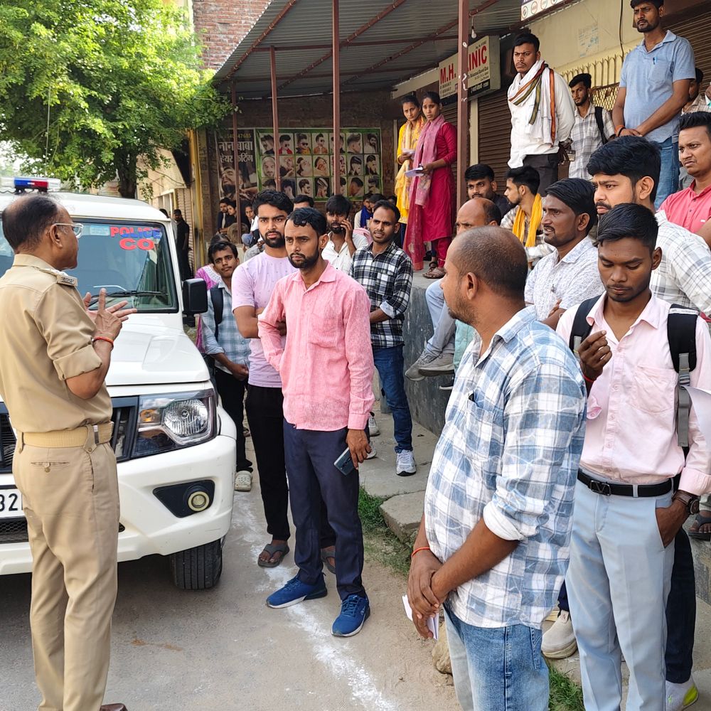 कौशांबी में आज से पुलिस भर्ती परीक्षा:8 केंद्रों पर 17,856 अभ्यर्थी देंगे परीक्षा, 315 पुलिसकर्मी तैनात