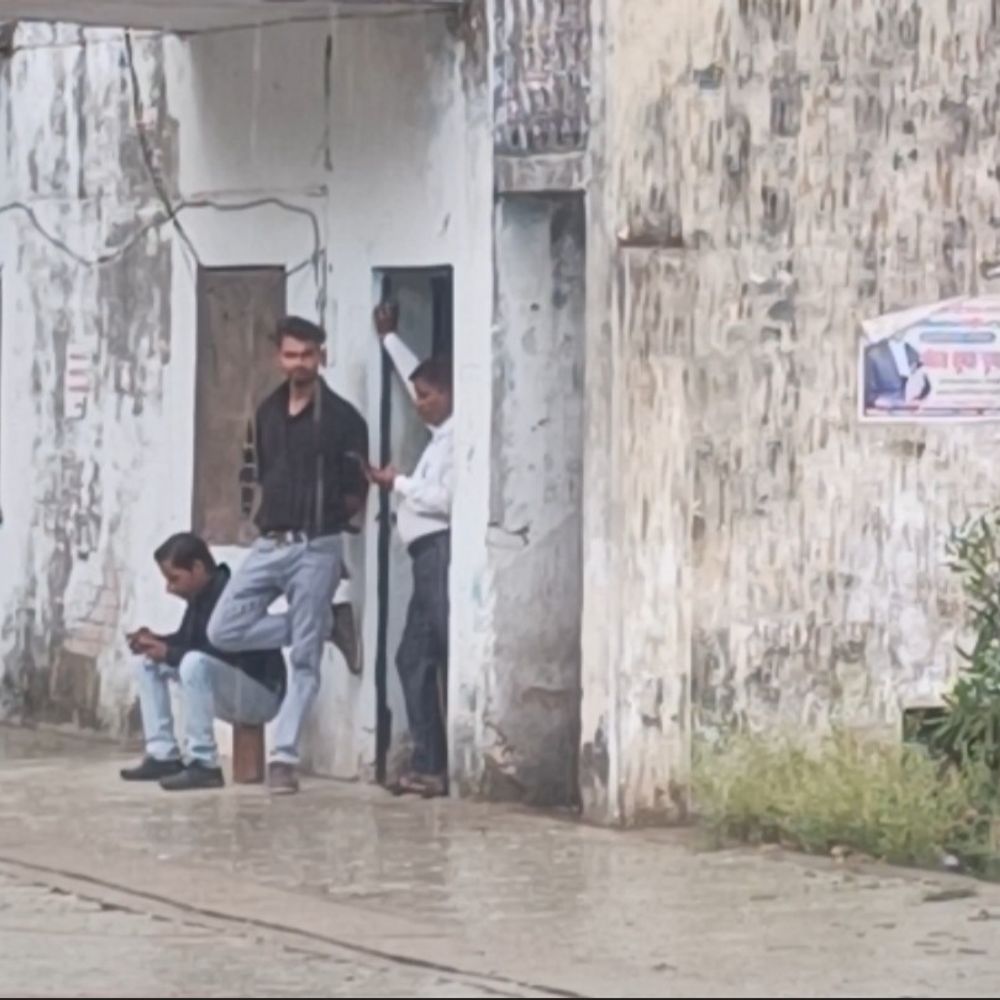जालौन में अचानक हुई बारिश:गर्मी से राहत मिली, 40 डिग्री से नीचे आया पारा