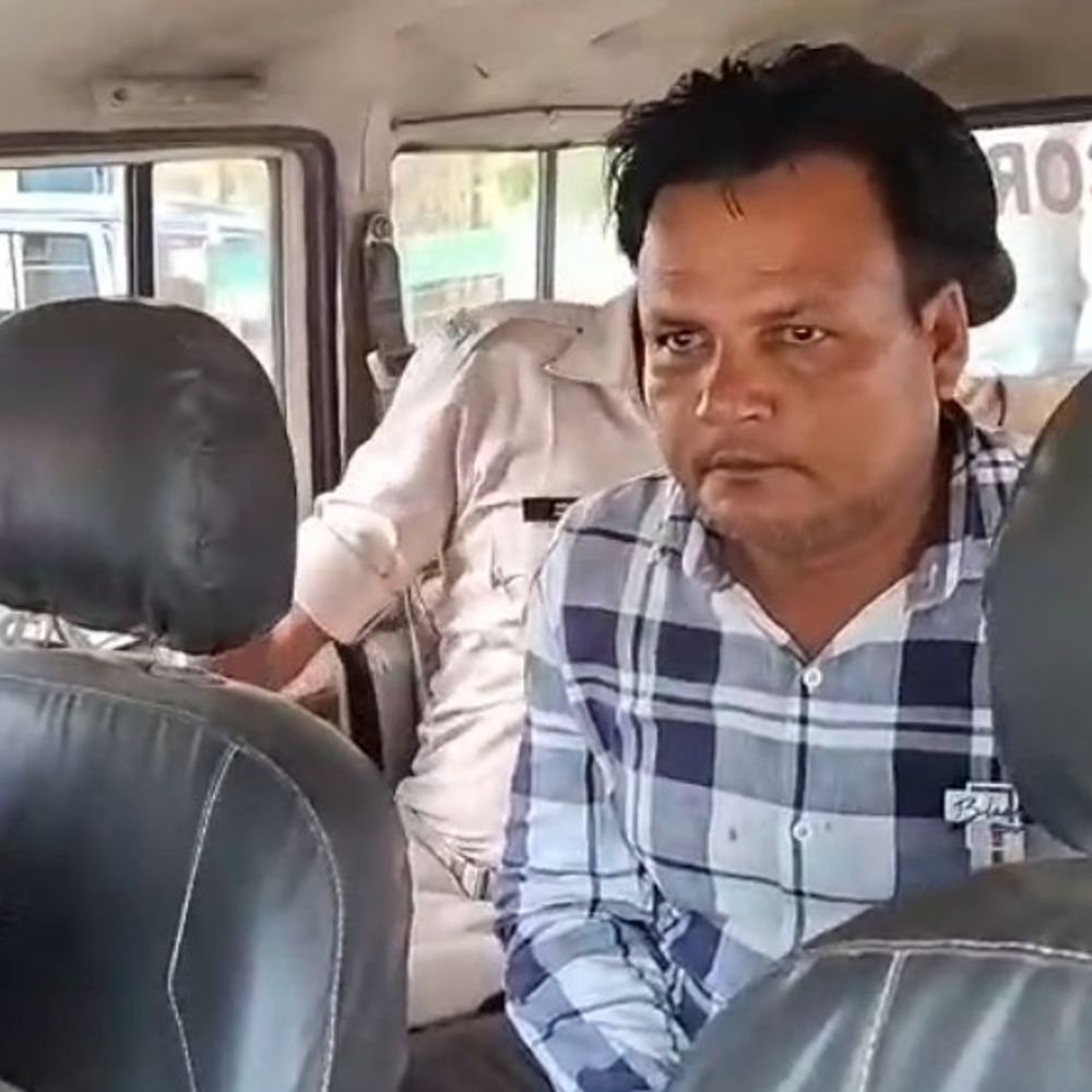 मनरेगा जांच में मारपीट, उपमुखिया नक्सब आलम गिरफ्तार:किशनगंज में मनरेगा योजनाओं में गड़बड़ी की शिकायत के बाद पहुंची थी टीम