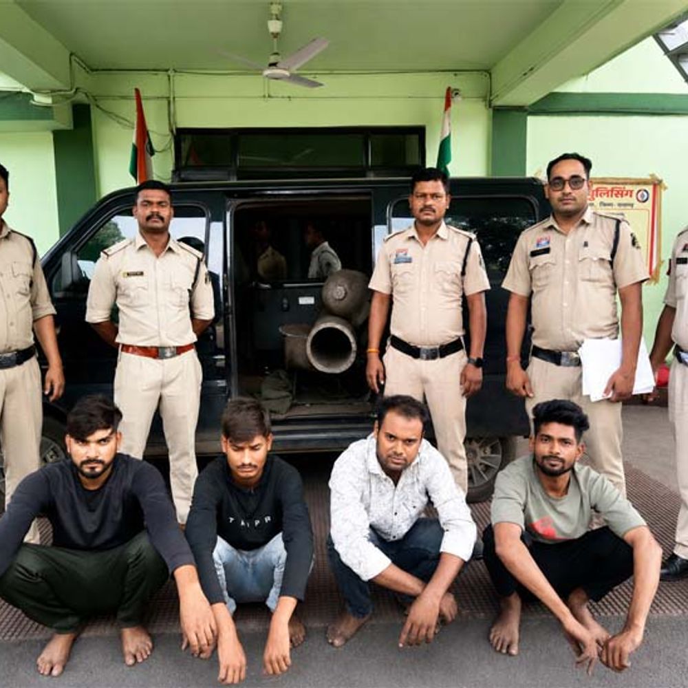 NRVS स्टील प्लांट से 300 KG स्क्रैप पाइप की चोरी:फ्लाई एश में दबाकर ले गए, रायगढ़ पुलिस ने 5 चोरों को पकड़ा
